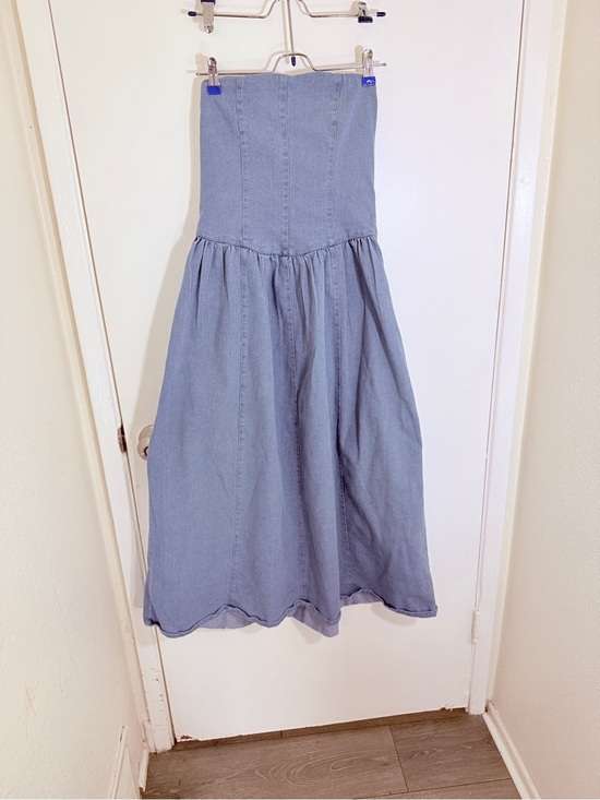 Laarmario Dresses & Skirts - Strapless Light Blue Denim Midi Dress - Casual Summer Staple